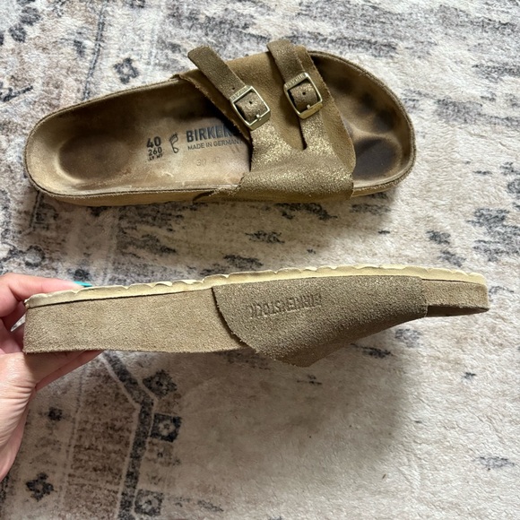 Birkenstock Vaduz Suede Sandals in Gold Size 40 Metallic Gold - Picture 6 of 8
